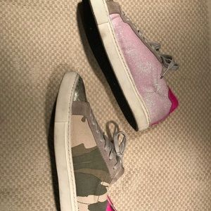 STEVEN by Steve Madden Camo Peyton Sneakers